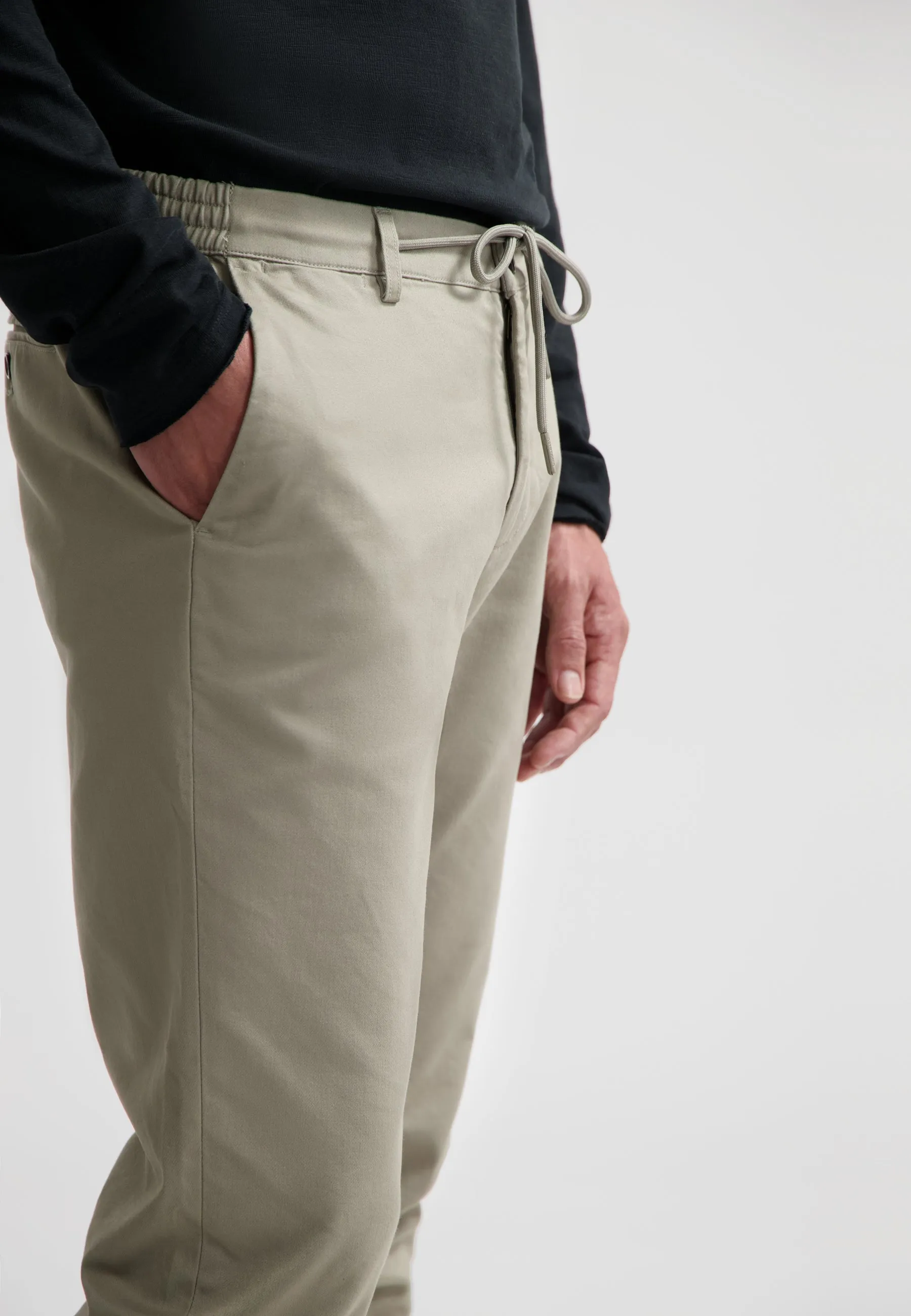 The Lancaster Tapered Jogger Twill Knit